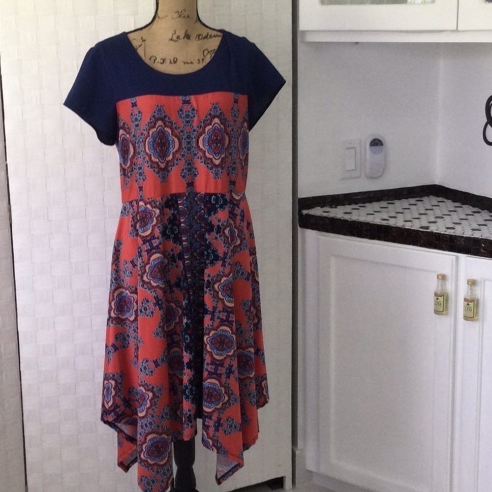 Woman’s Dress by NY Collection size L multicolor washable pretty design.#546
